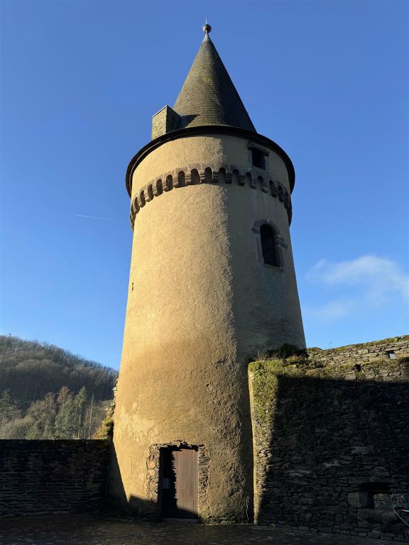 VIANDEN - de Nassautoren van het kasteel