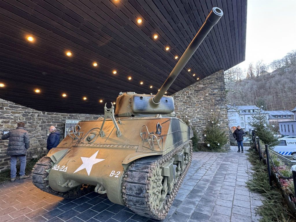 CLERVAUX - een M4A3 Sherman tank