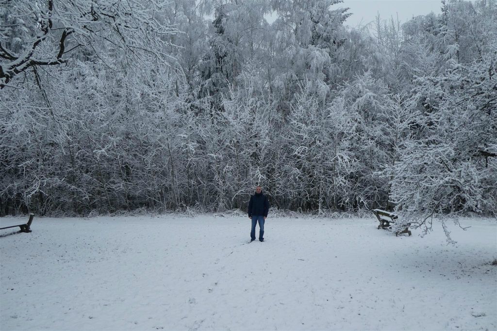 PÁVOV - Carlos in de sneeuw