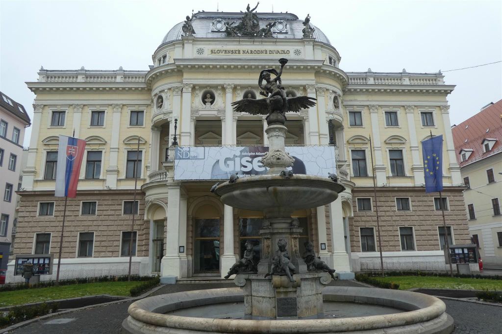 BRATISLAVA (SLOWAKIJE) - het Slowaaks nationaal theater