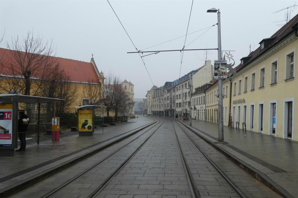 BRATISLAVA (SLOWAKIJE) - de straat Kapucínska