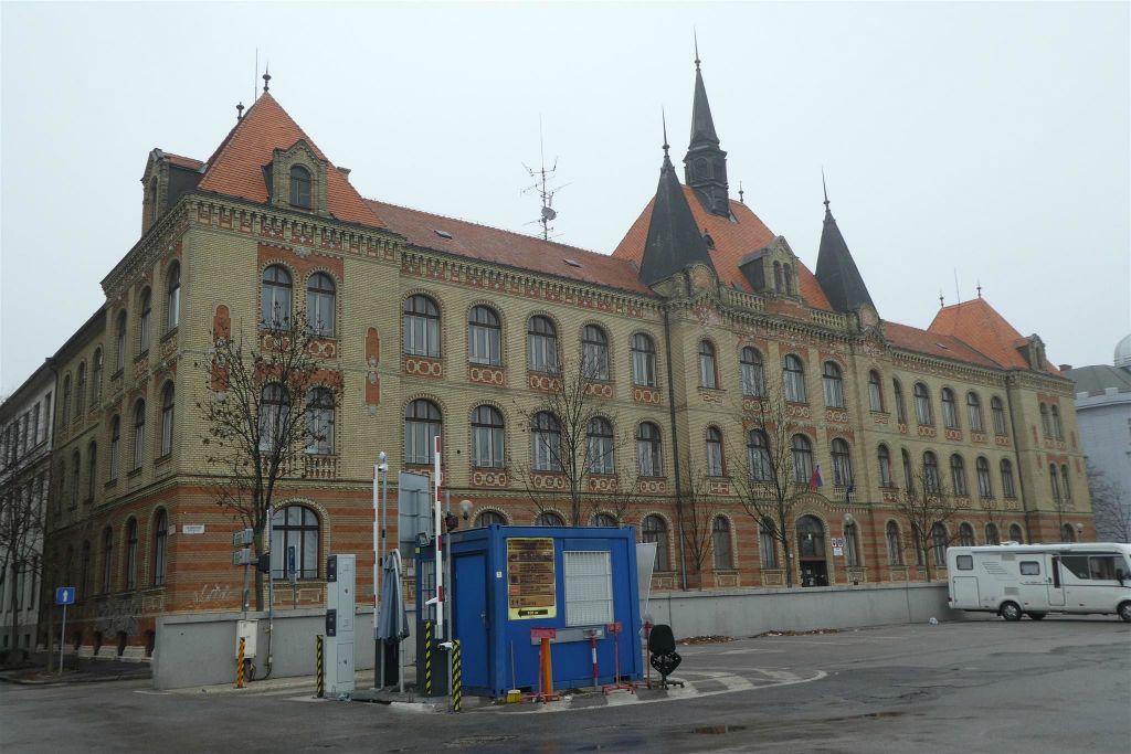 BRATISLAVA (SLOWAKIJE) - een technische school