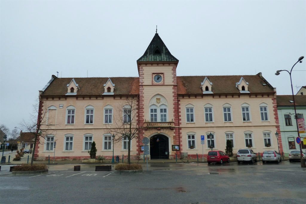 LEDNICE - het gemeentehuis