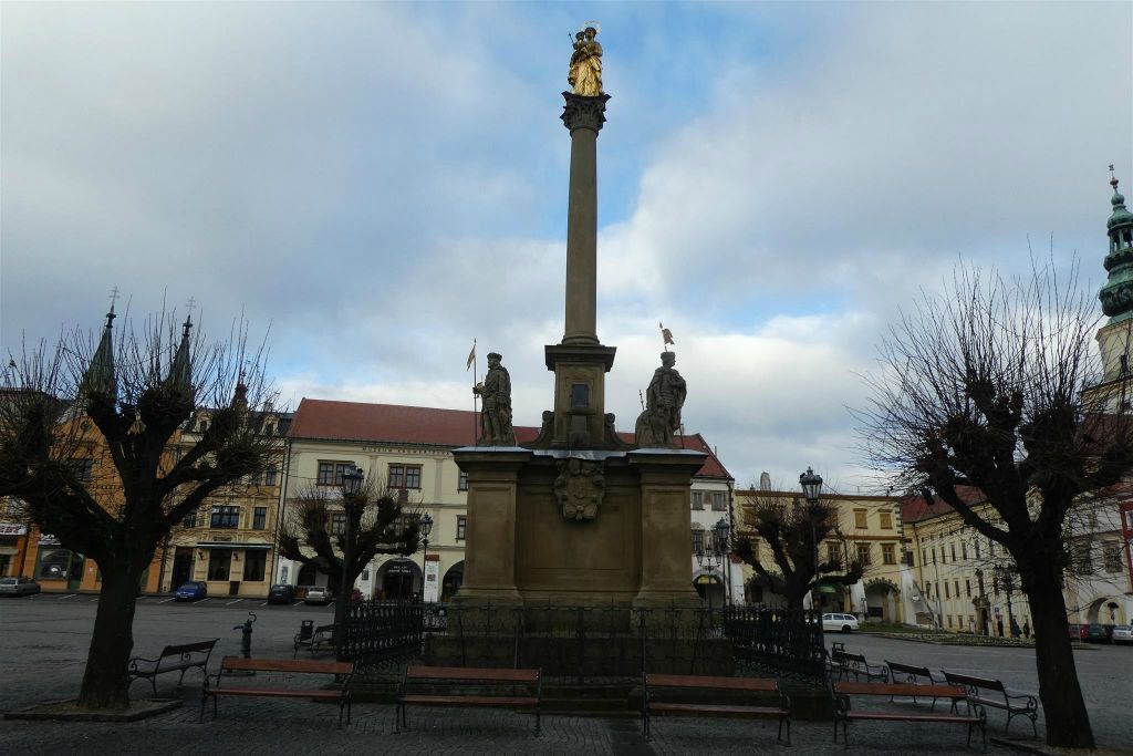 KROMERIZ - de Marian kolom op het marktplein