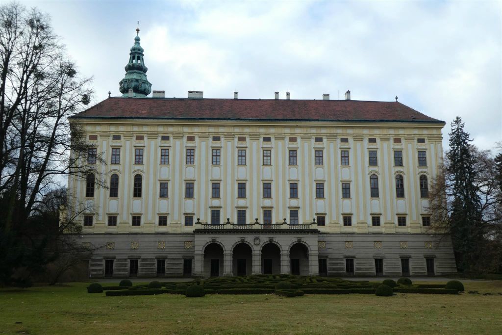 KROMERIZ - het aartsbisschoppelijk paleis