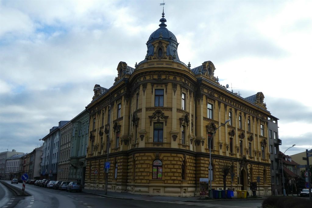 KROMERIZ - een gebouw met diverse bedrijven
