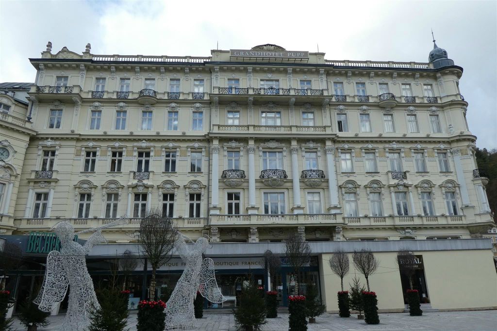 KARLOVY VARY - het Grandhotel Pupp waar oa elk jaar het internationaal filmfestival van Karlsbad gehouden