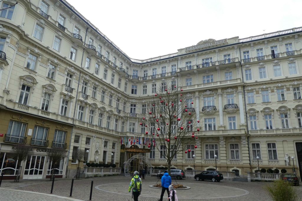 KARLOVY VARY - het Grandhotel Pupp waar oa elk jaar het internationaal filmfestival van Karlsbad gehouden