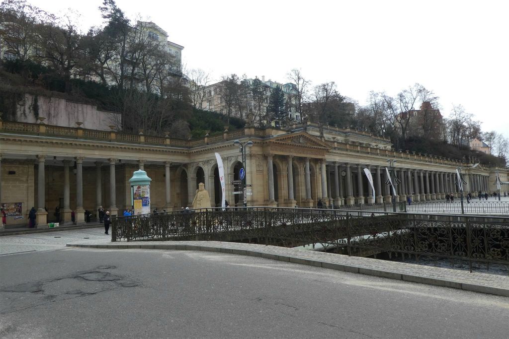 KARLOVY VARY - de molencolonnade