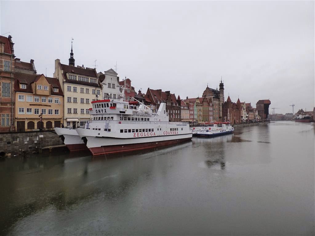 GDAŃSK - uitzicht vanaf de Stagiewna brug bij het oude centrum