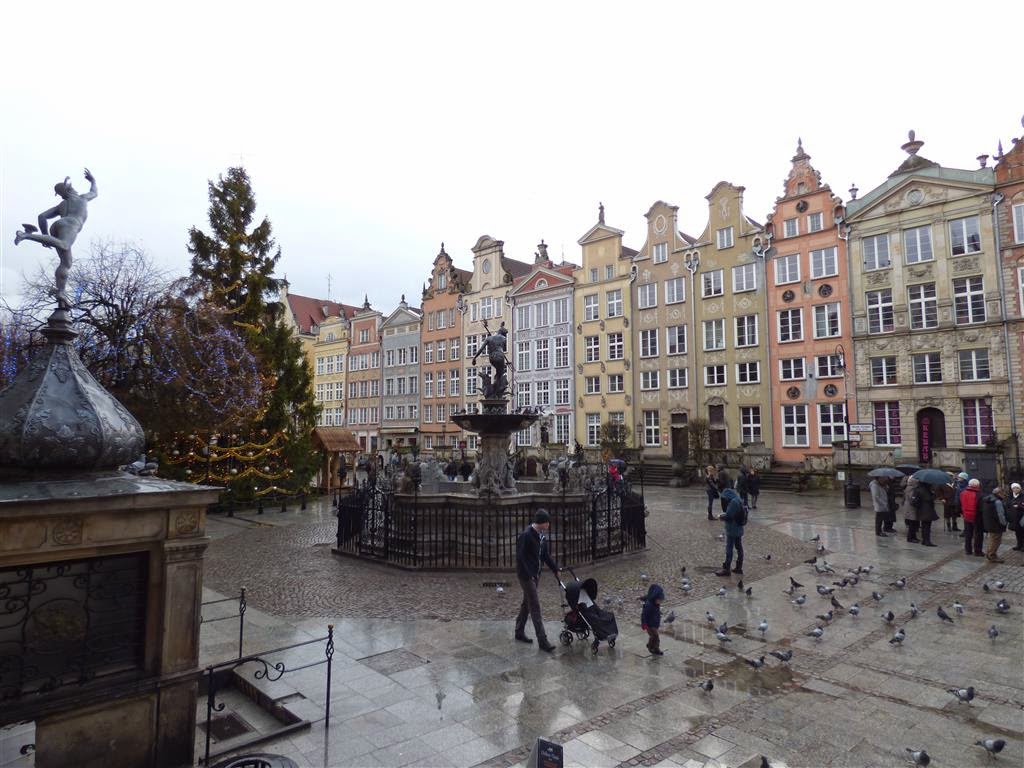 GDAŃSK - een gedeelte van het oude centrum met oa de Neptunusfontein