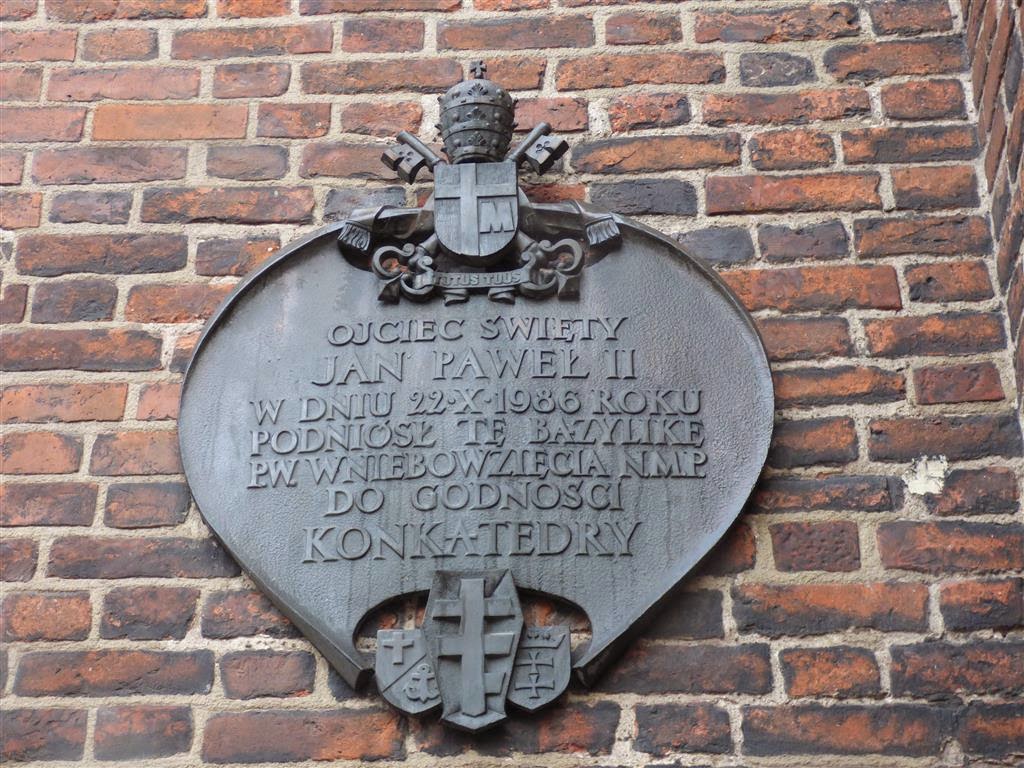 GDAŃSK - een plakaat bij de Mariakerk