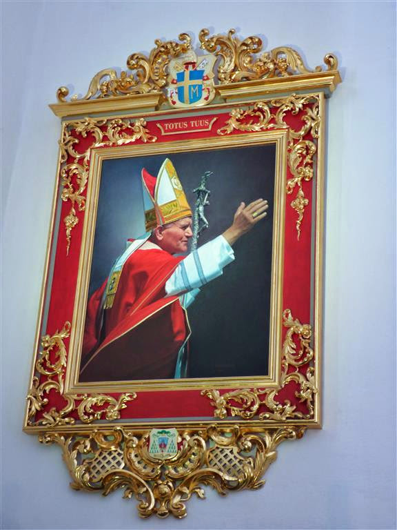 GDAŃSK - een schilderij van paus Johannes Paulus II in de Mariakerk