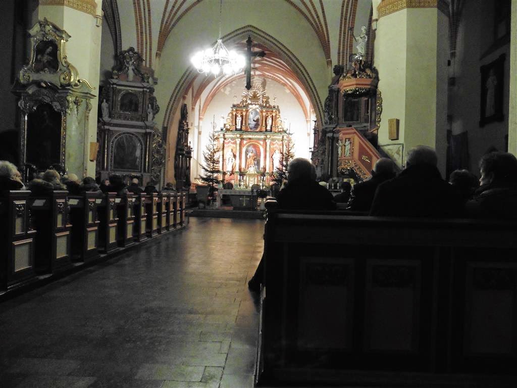 NOWE - de avondmis in de katholieke parochiekerk van St. Matthew