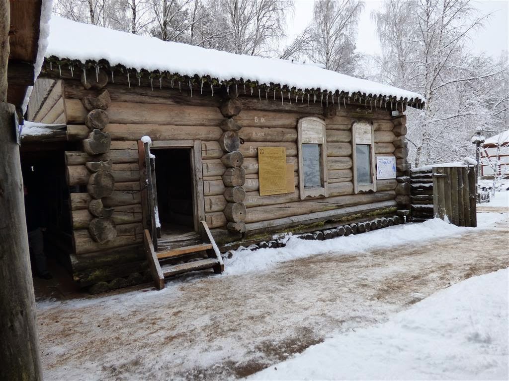 SZYMBARK - het Syberisch huis dat werd gebouwd in Siberië door Poolse gedeporteerden die naar Siberië gestuurd waren rond 1768