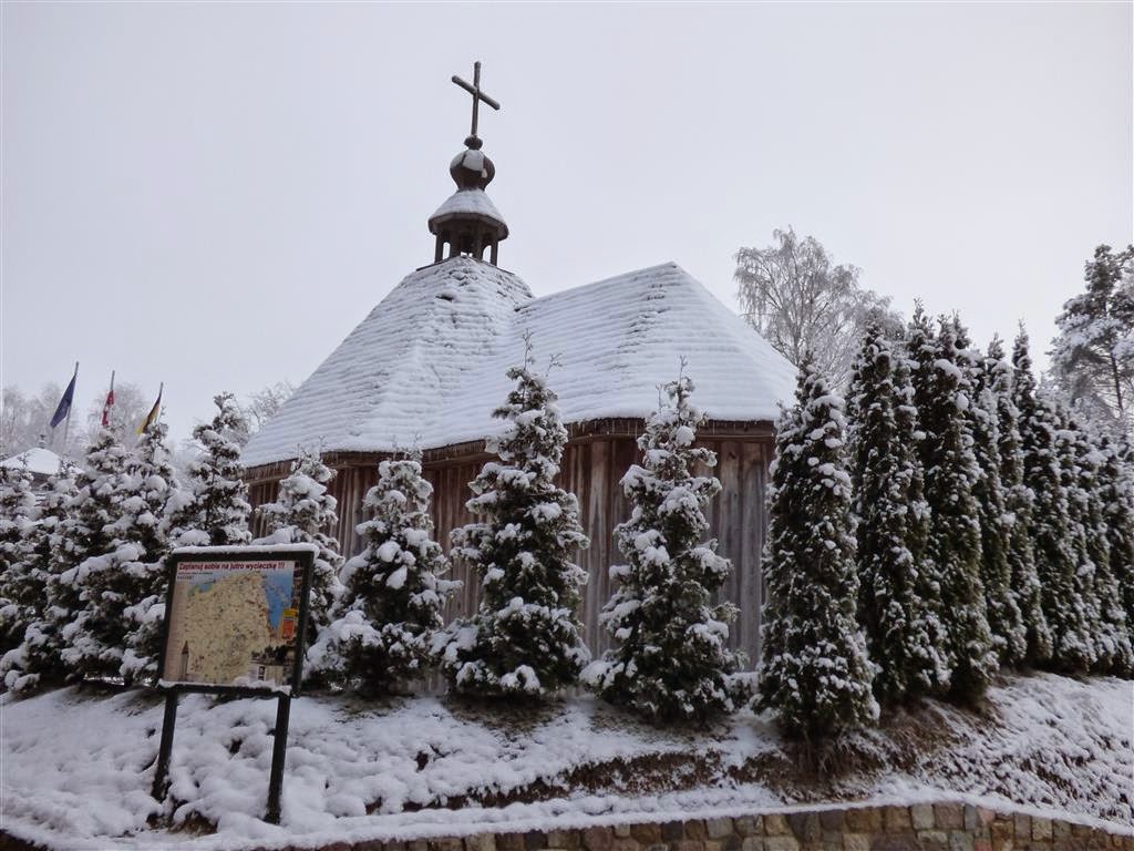 SZYMBARK - een Kasjoebisch houten kerkje, een westslavisch volk