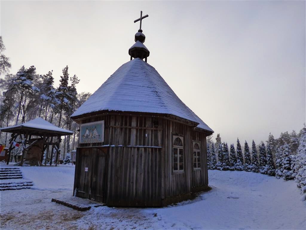 SZYMBARK - een Kasjoebisch houten kerkje, een westslavisch volk