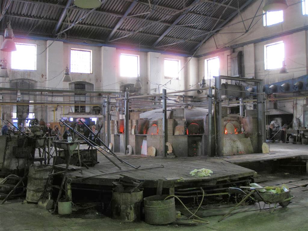 NOVY BOR - de grote oven van de glasfabriek van Egermann