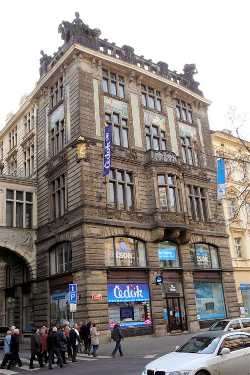PRAAG - een oud bankgebouw