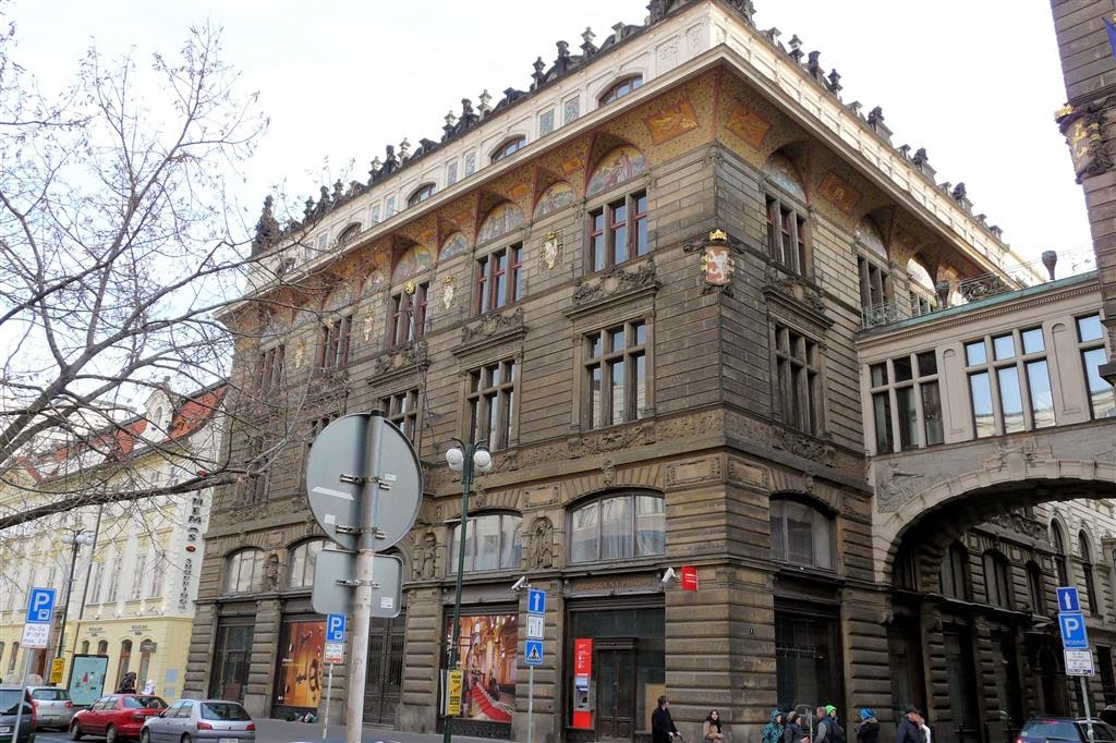 PRAAG - een oud bankgebouw