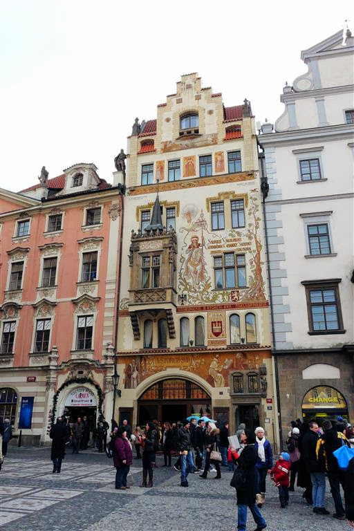 PRAAG - het Storchhuis met beschildering van St. Wenceslas