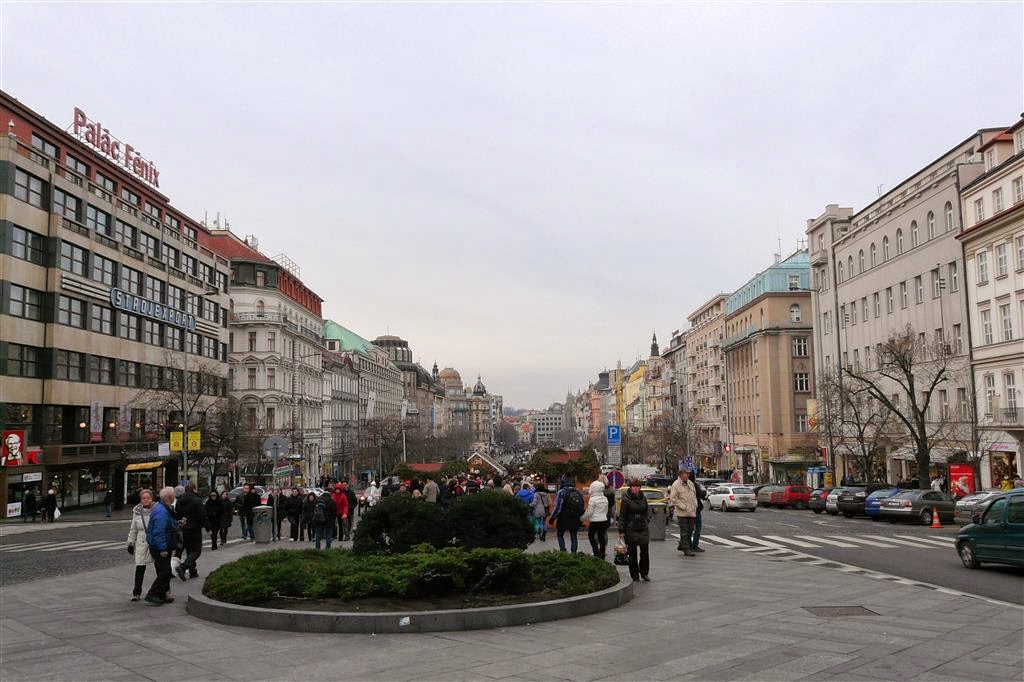 PRAAG - straatbeeld bij het Wenceslasplein