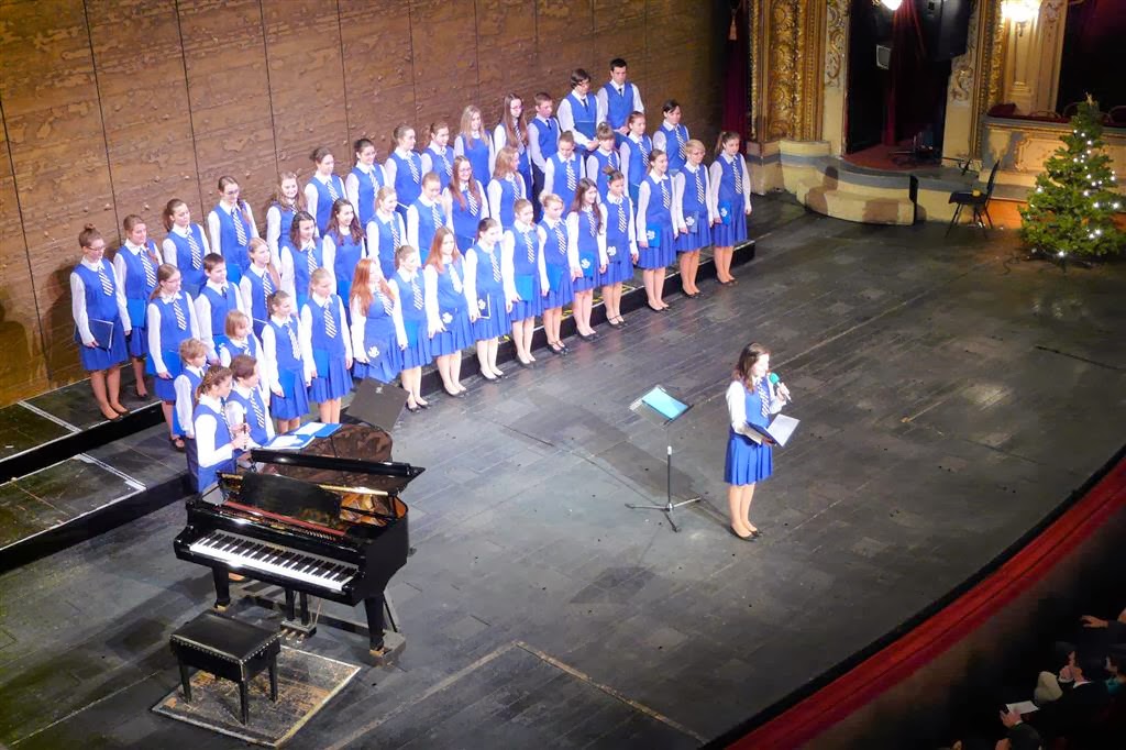 PRAAG - het koor in de staatsopera