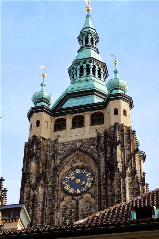PRAAG - de toren van de Sint-Vituskathedraal