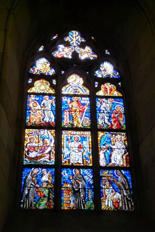 PRAAG - een raam in de Sint-Vituskathedraal