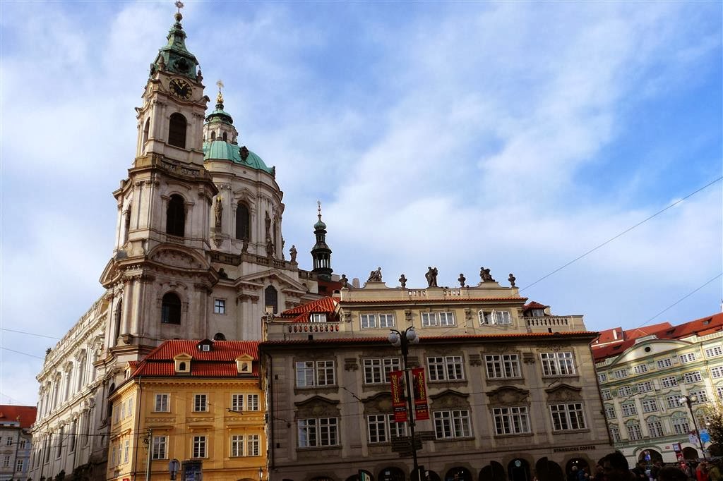 PRAAG - De Sint-Nicolaaskerk in Malá Strana