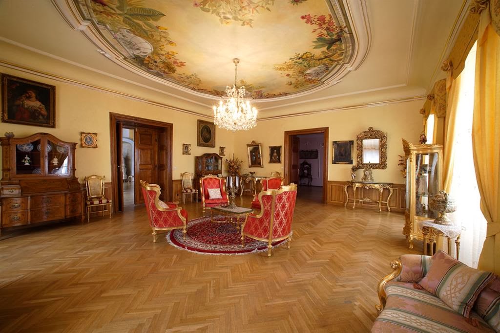 DETENICE - een kamer op de eerste verdieping in het kasteel van Detenice