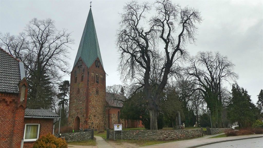 SPORNITZ - de dorpskerk