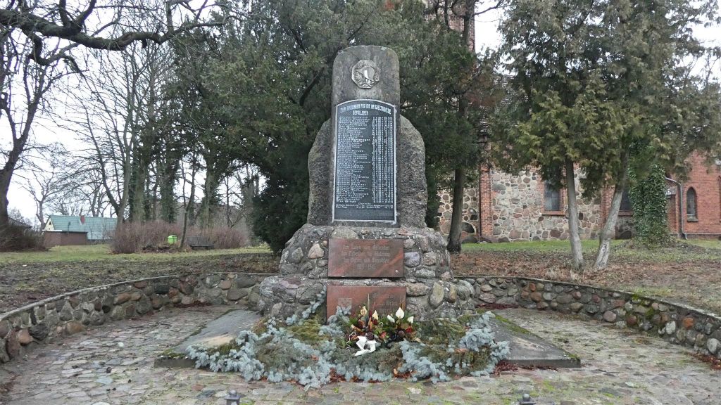 SPORNITZ - een monument ter ere van de oorlogsslachtoffers