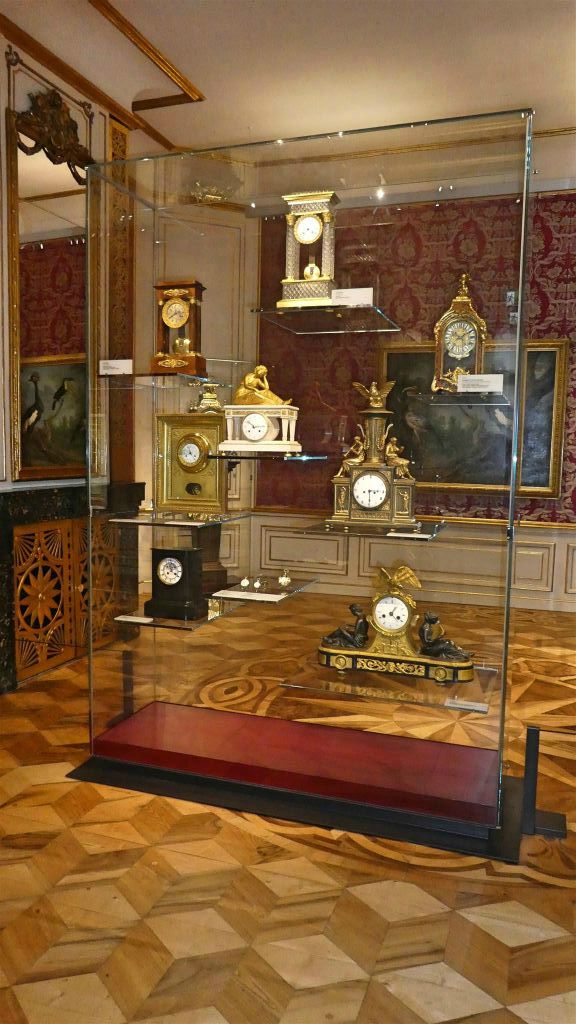 LUDWIGSLUST - enkele klokken in het slot Ludwigslust