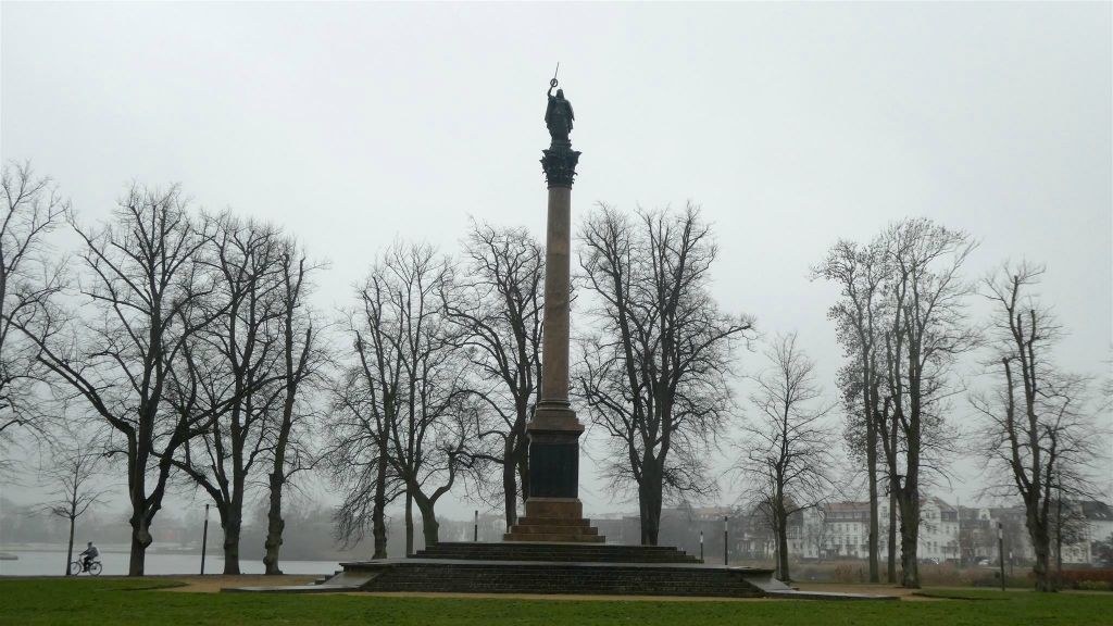SCHWERIN - de zuil van de overwinning (Siegessäule)
