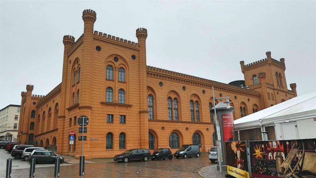 SCHWERIN - het arsenaal waar heden het Ministerie van Binnenlandse Zaken zich bevind
