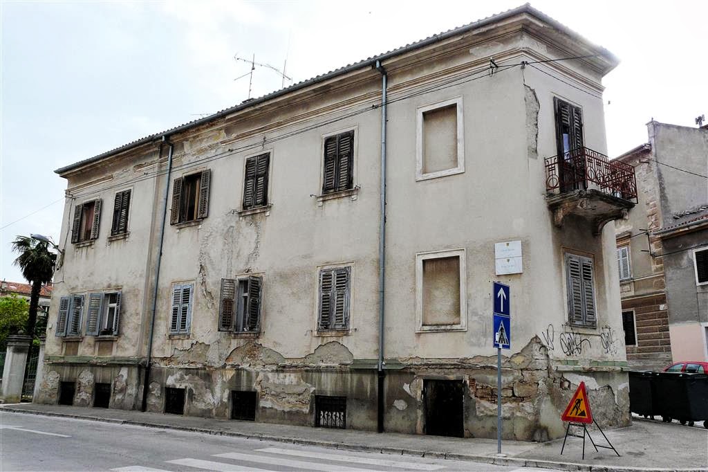 PULA - een gebouw