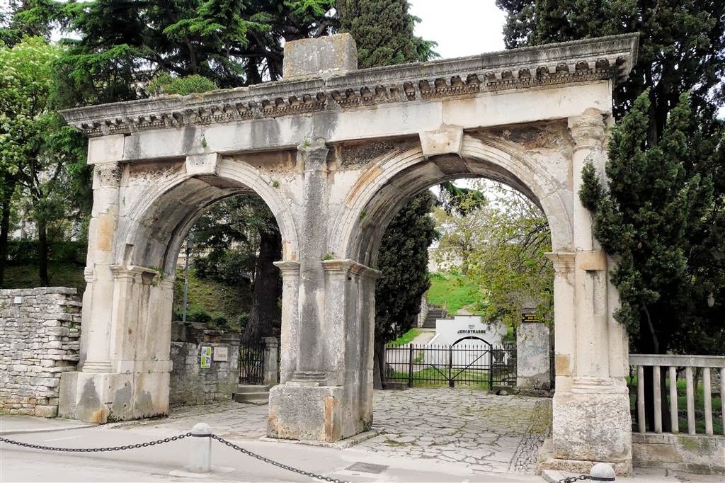 PULA - een oude romeinse poort