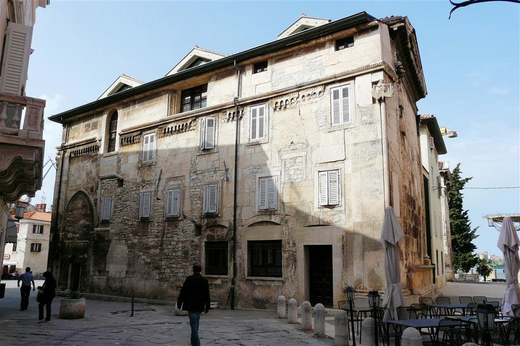 PULA - het Communal Paleis
