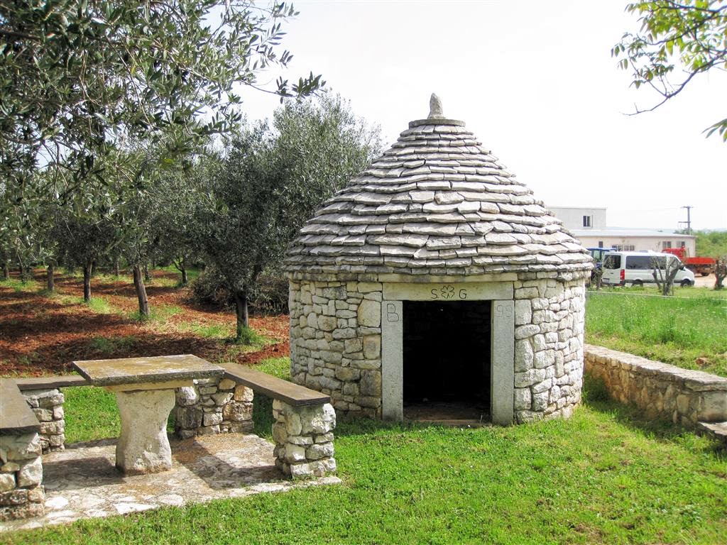 PULA -> OPATIJA - een herdershut