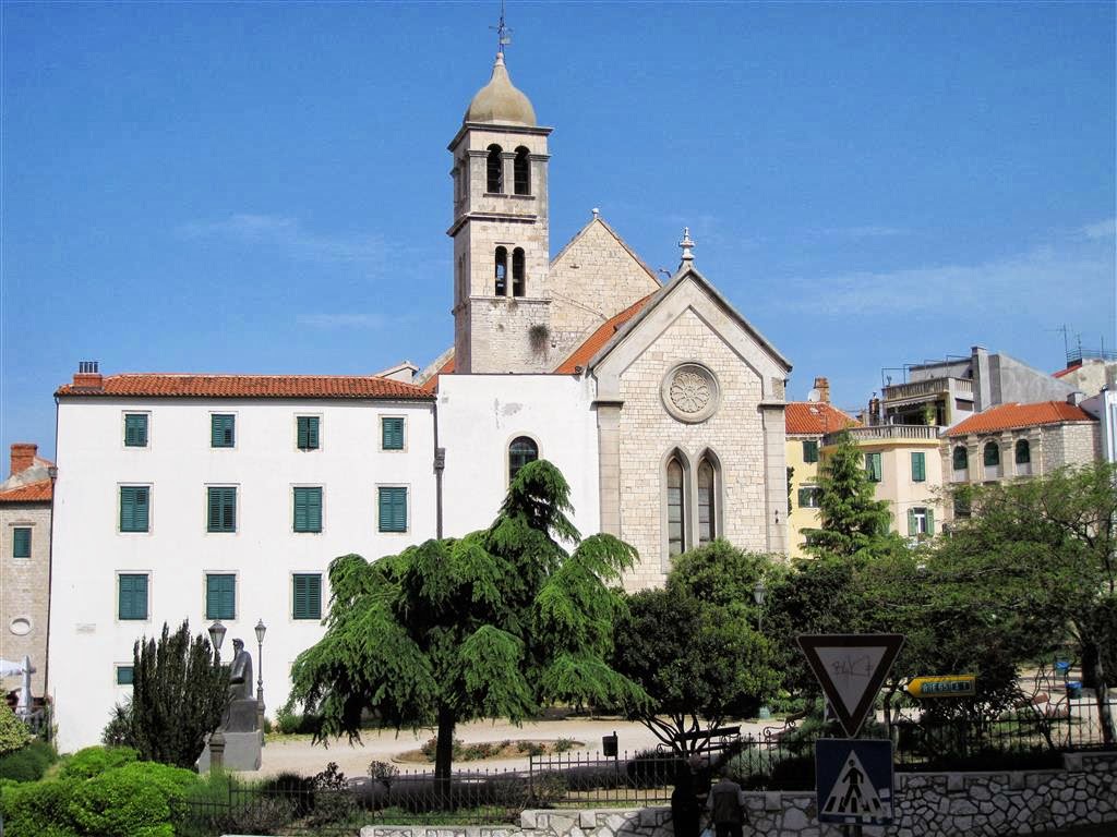 ŠIBENIK - de kerk en het klooster van Sint Franciscus