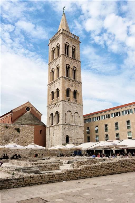 ZADAR - klokkentoren van de Sint Donatus kerk