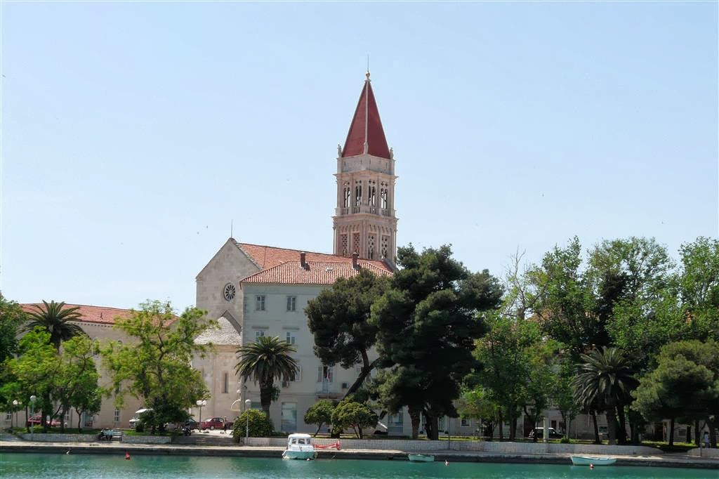 TROGIR - uitzicht op oa de Laurentius kathedraal
