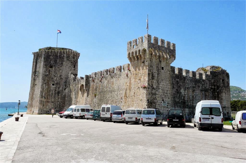 TROGIR - het 15de eeuwse Kamerlengo kasteel