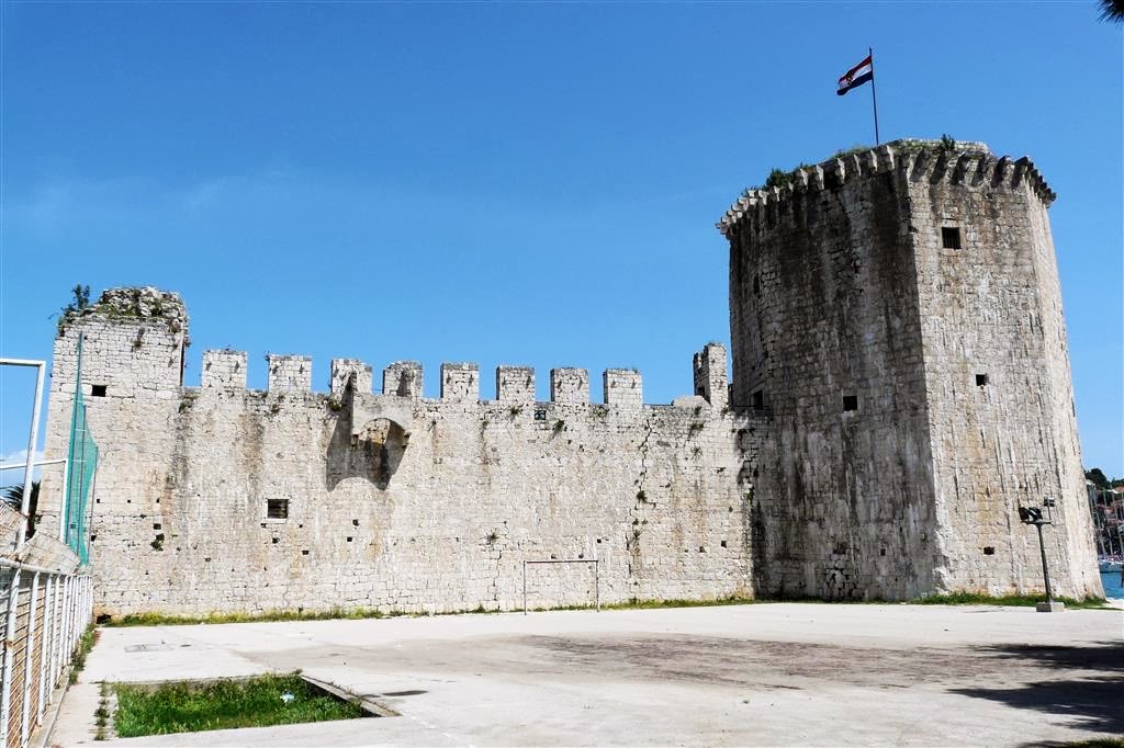 TROGIR - het 15de eeuwse Kamerlengo kasteel
