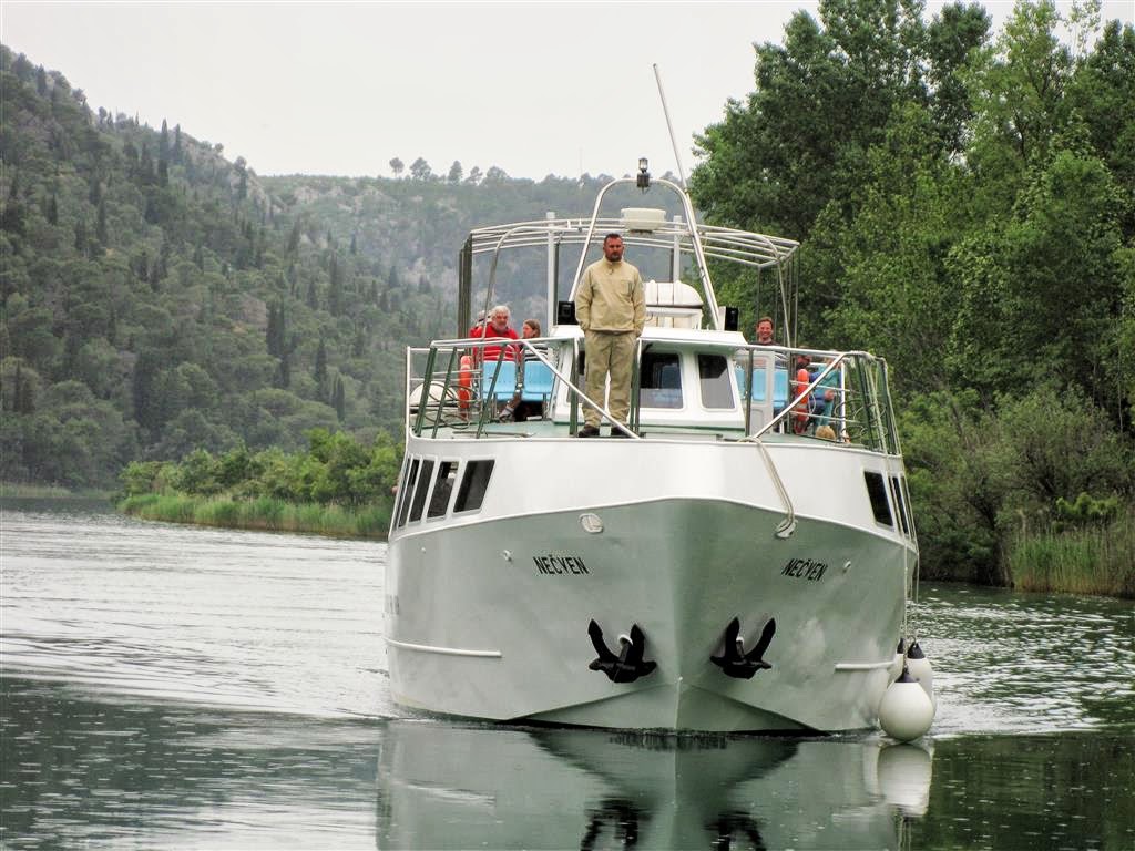NATIONAAL PARK KRKA - de boot die ons naar de plaats Skradin brengt