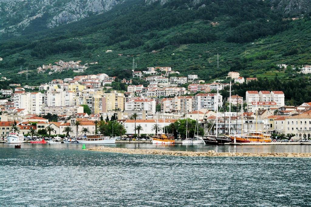 PODGORA -> HVAR - een tussenstop in de plaats Makarska