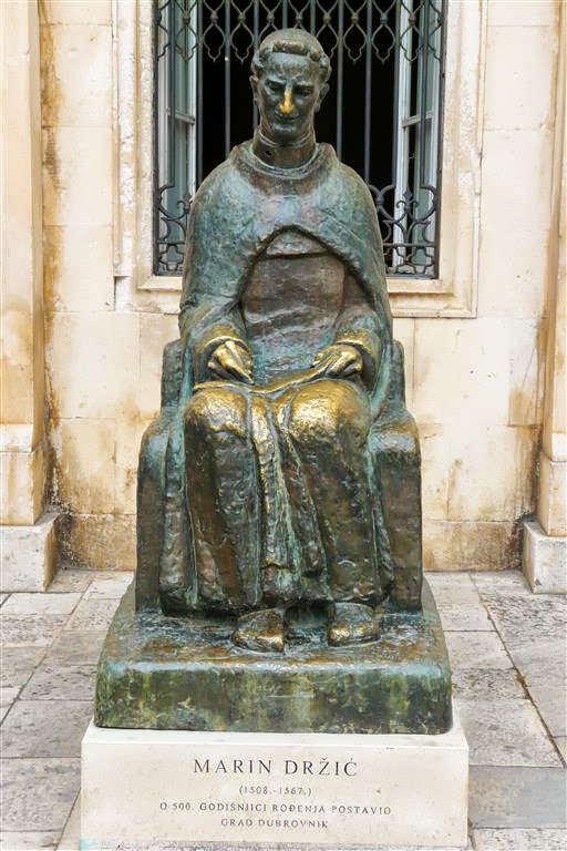 DUBROVNIK - een standbeeld van Marin Drzic een Kroatische toneel- en tekstschrijver