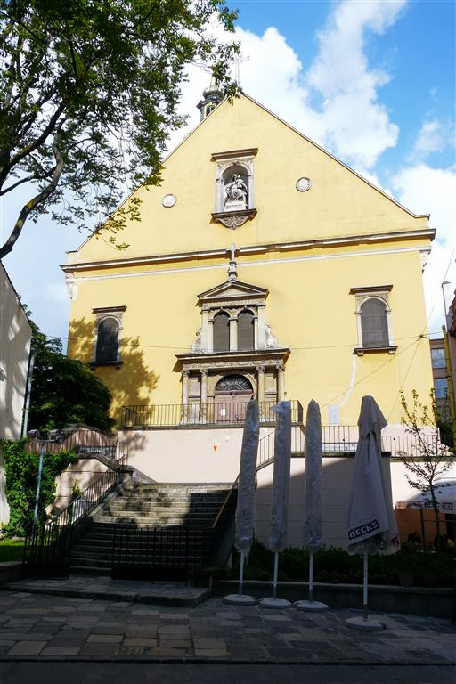 ZAGREB - de voorkant van de Sint Maria kerk