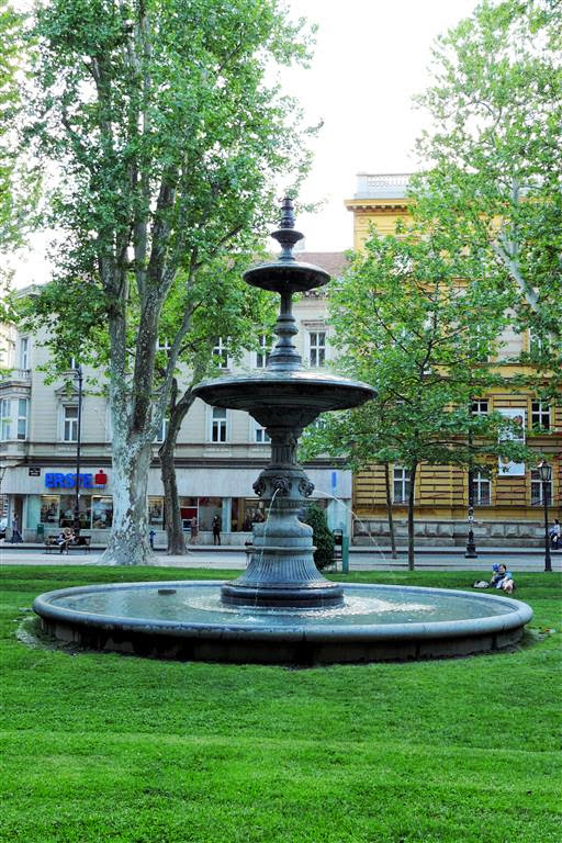 ZAGREB - een fontein in een park